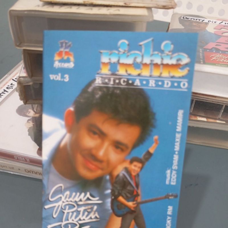 kaset richie ricardo gaun putih  primadona