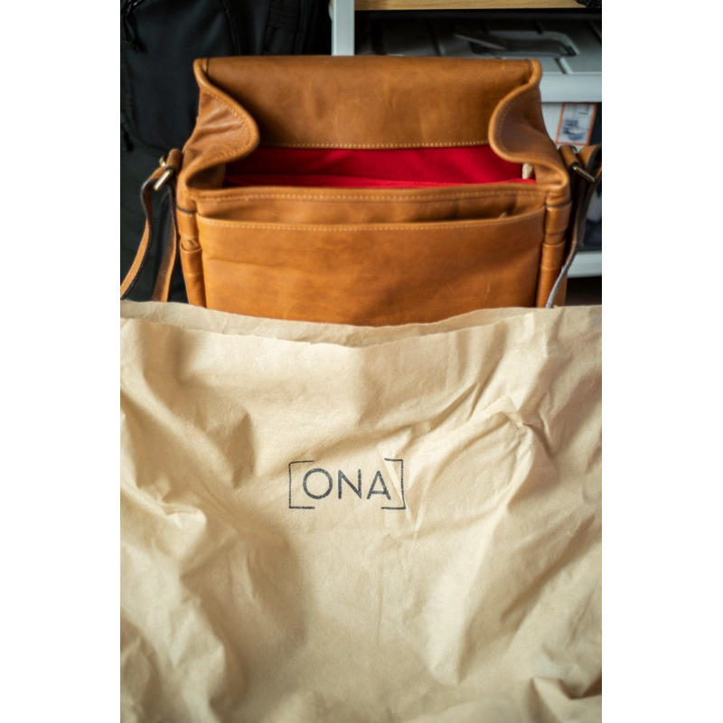 Tas Kamera ONA Berlin II Leica Edition untuk kamera leica m11 m10 m240