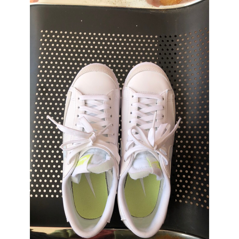 Sepatu Nike Blazer Low Platform