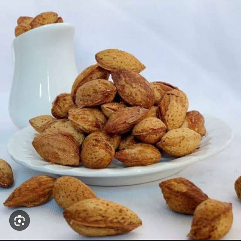 KACANG ALMOND 1kg