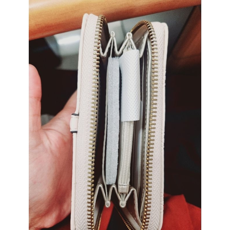 NEW JAMES LOGO SLG GUESS