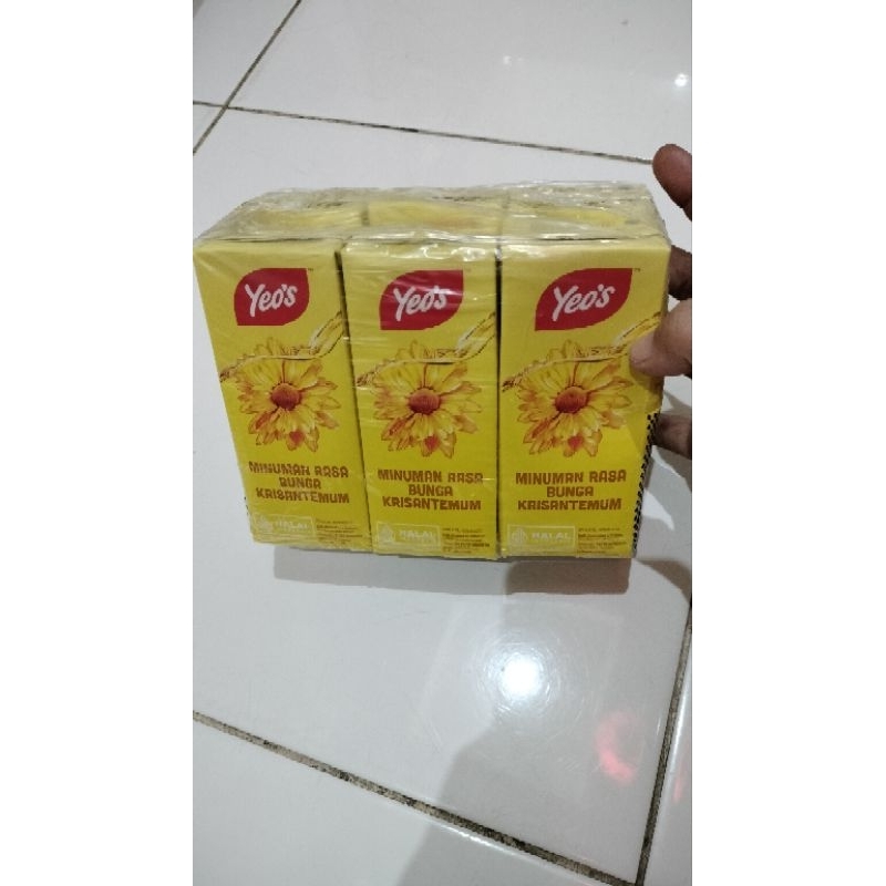 

Yeo's minuman Rasa bunga krisantemum