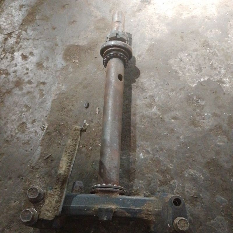 segitiga shock depan motor Yamaha Mio sporty bekas copotan