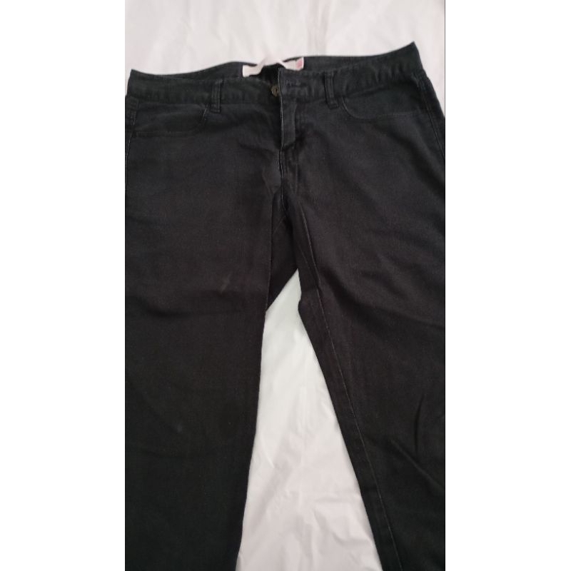 Preloved Celana Giordano