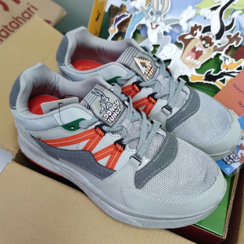 Sepatu Aerostreet X Loney Tunes