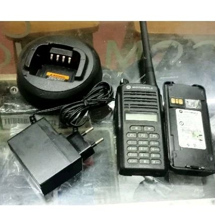 Ht Motorola cp 1660 vhf bekas lengkap charger