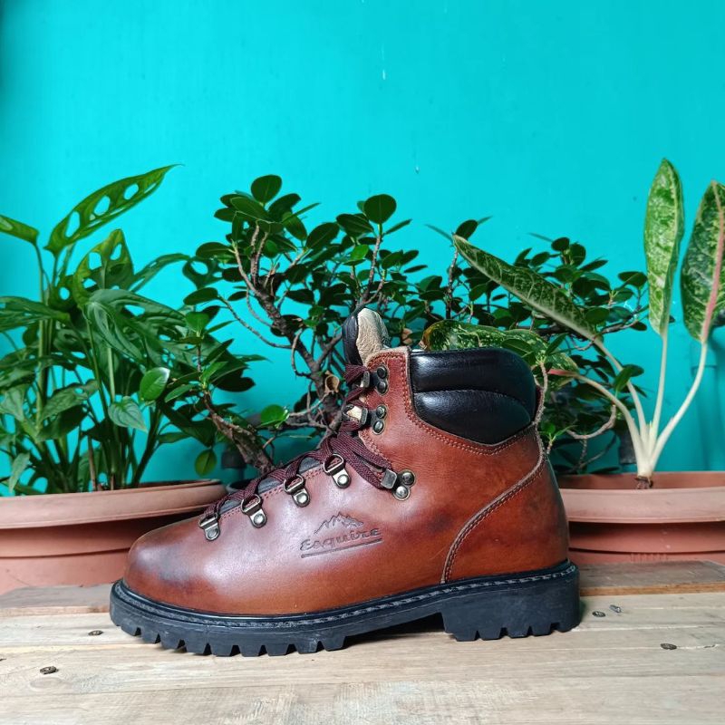 sepatu hiking treking outdoor leather boots Esquire size 41