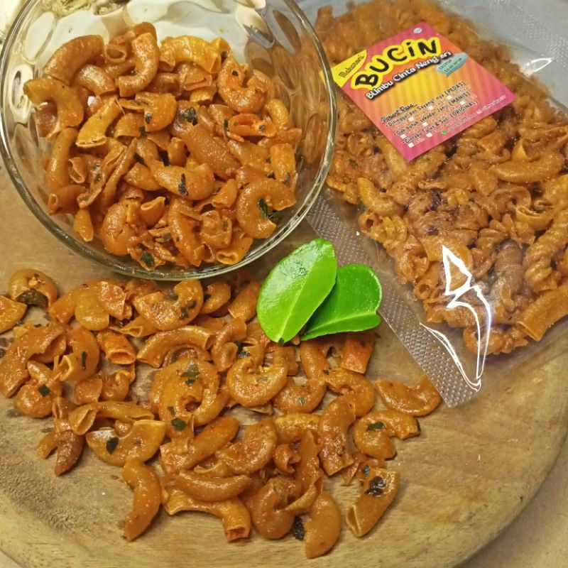 

MAKARONI BUCIN Bantet Pedas daunjeruk 80 gr - Snack Bucin