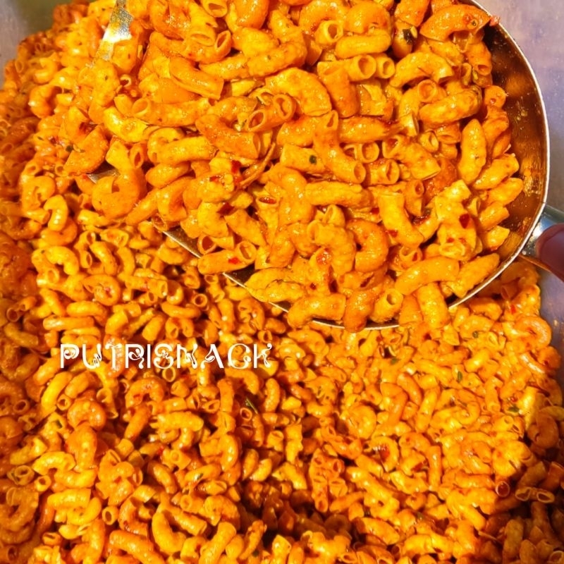 

Makaroni Kriuk Kemasan Kiloan ( putri snack ) cemilan kering 500gr