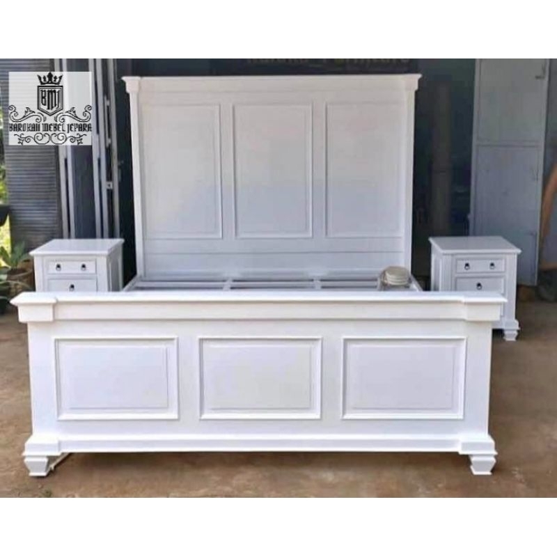 dipan jati minimalis Duco putih , tempat tidur jati minimalis