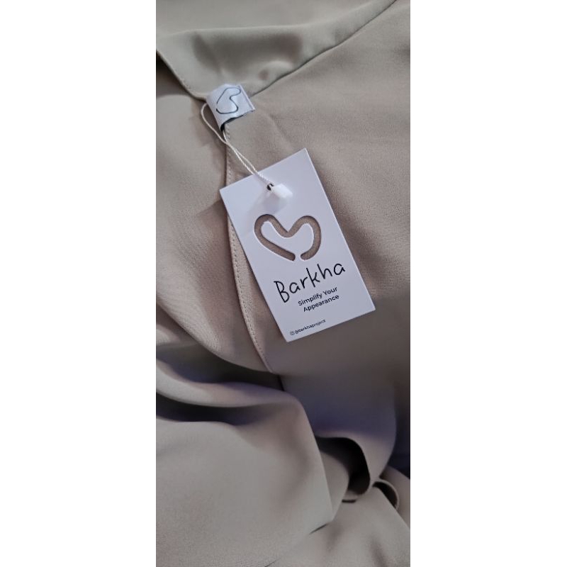 NWT Barkha FK Long Mina Seneca