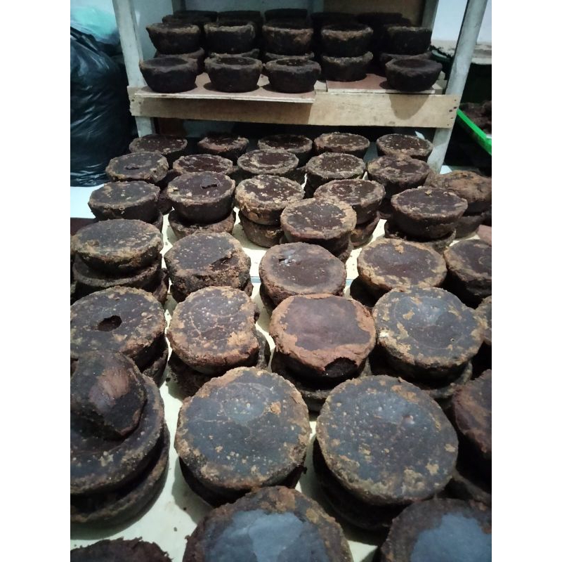 

Gula Aren pohon Nira super Hitam asli 100% dari Sulawesi Selatan (Sinjai) 1 kg, tampa campuran