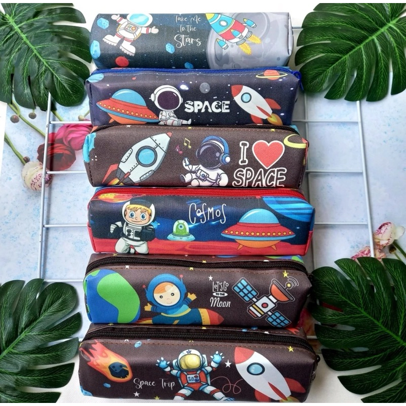 

Tempat Pensil Karakter Kotak Pensil Zipper Tepak Mini Astronot