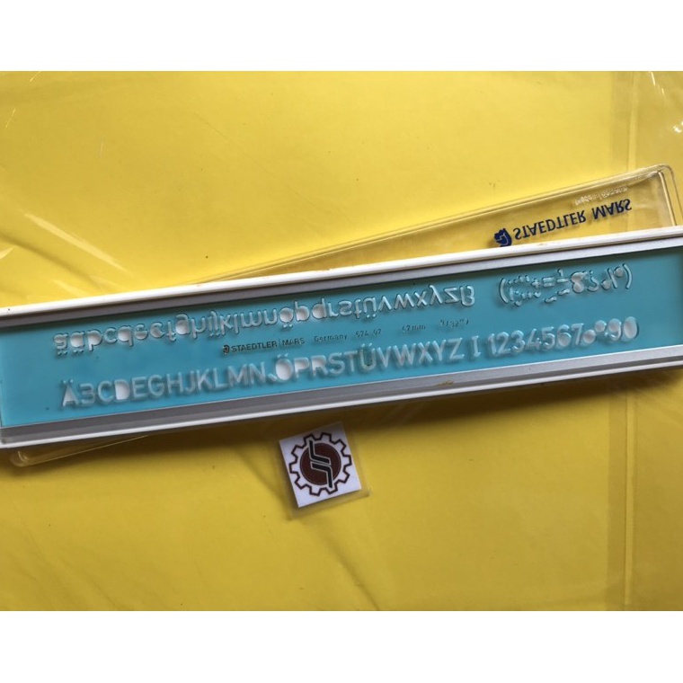 

ART P28V Penggaris huruf sablon huruf mall huruf Staedtler