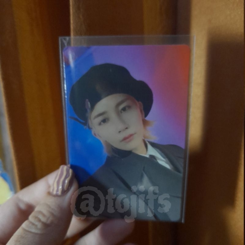 PC JEONGHAN SEVENTEEN ATTACCA BERET CARVER CARAT