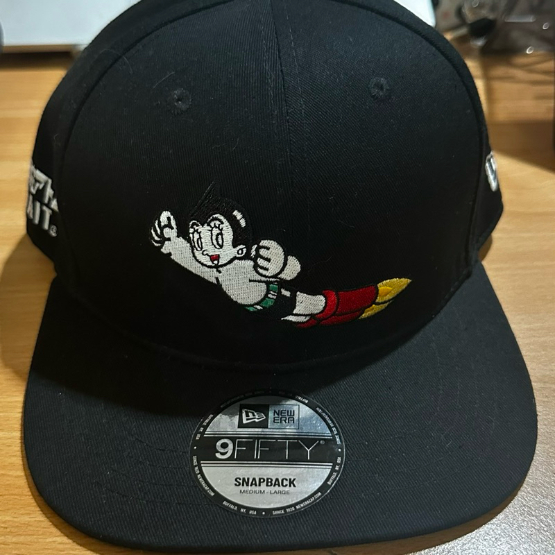 Topi New Era x Astro boy Mighty Atom