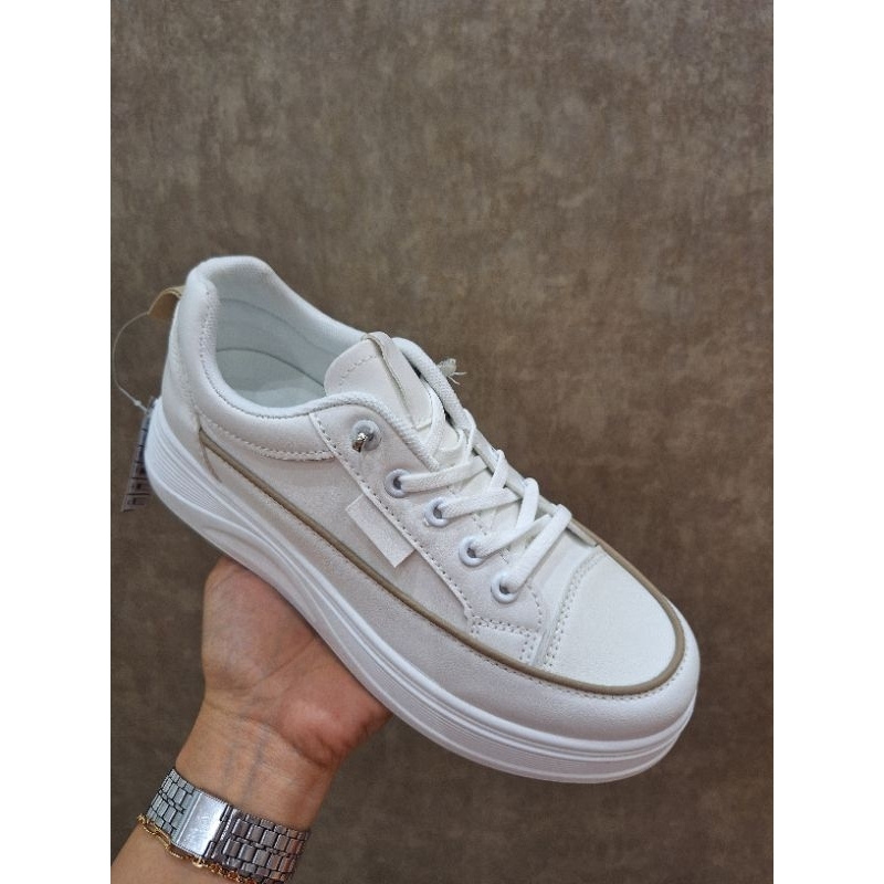 Sepatu Sneakers Wanita St Moritz