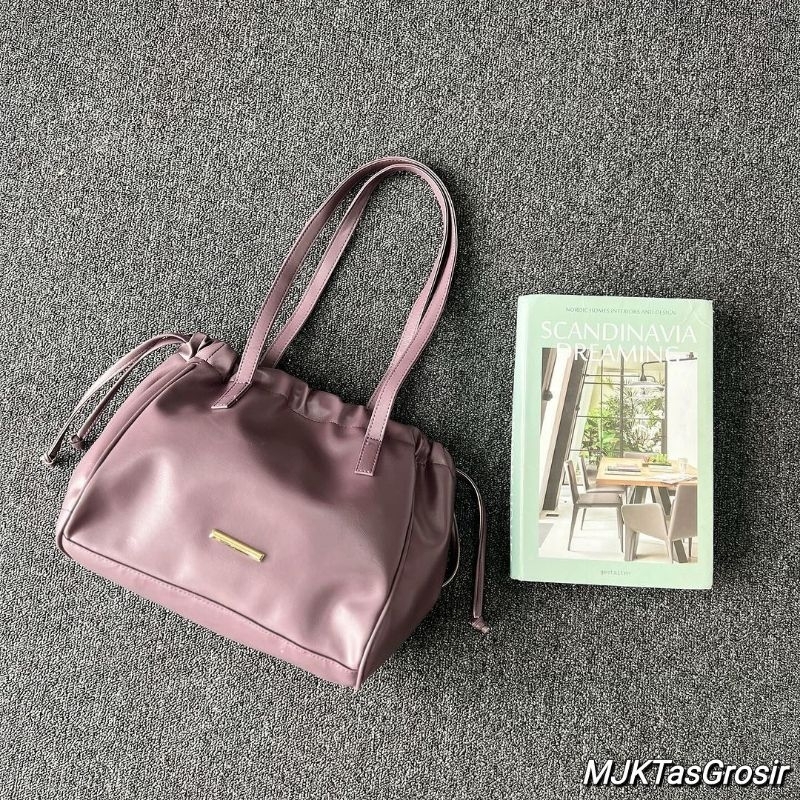 Tas Totebag Wanita Kulit Premium Motif Polos Serutan Magnet Ungu lilac