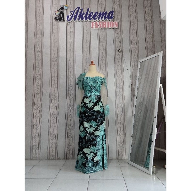 kebaya batik modern / baju wisuda / singer dress