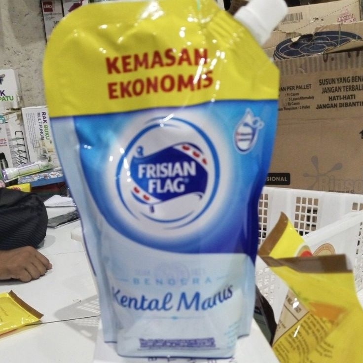 

r9Stok Banyak Susu PUTIH frisian flag 545 g pouch R65