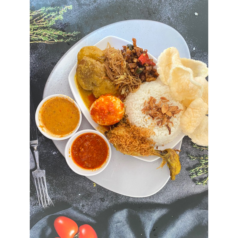 

Nasiuduk IBU SARI(menu ayam serundeng)