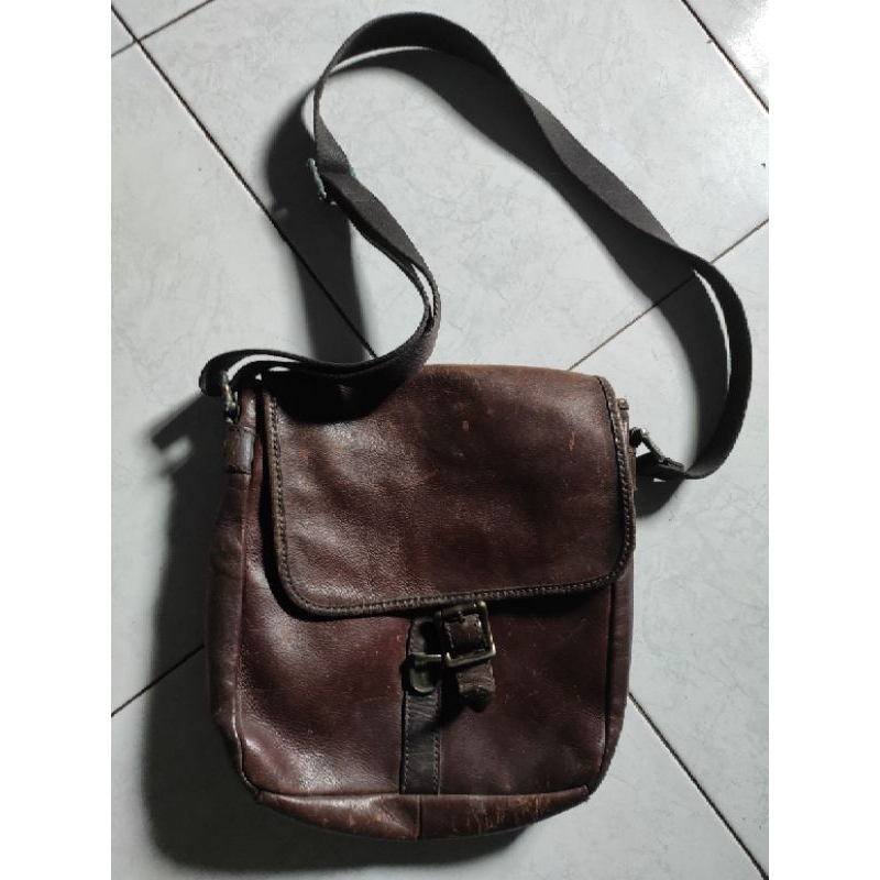 tas slempang kulit fossil PL