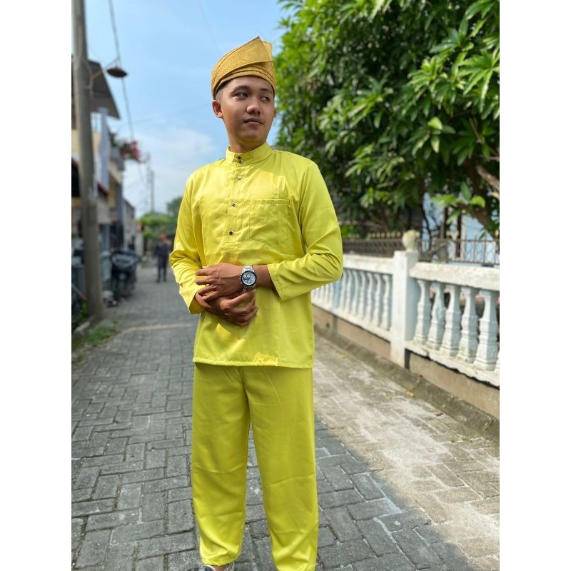 SETELAN BAJU MELAYU PRIA BAHAN SATIN /BAJU MELAYU PRIA BAHAN SATIN WARNA TERBARU / SETELAN BAJU MELA