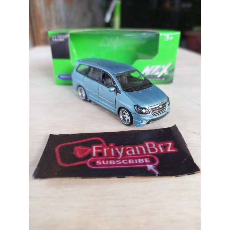 Diecast custom miniatur Kijang Innova 1:64 scale cumi-cumi darat style