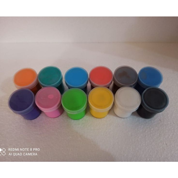

Produk Terbaru Cat lukisalat melukis dan mewarni isi 12 warna