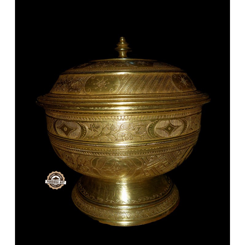 Bokor tutup / abun kuningan ukir kuno PALEMBANG /BANJAR