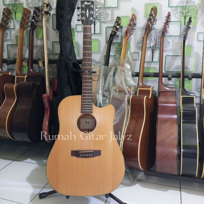 gitar bekas second cort MR E NS original