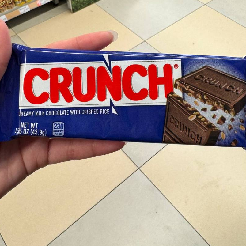 

Nestle Crunch Creamy Milk Chocolate with Crisped Rice Cokelat Susu dengan Renyahan