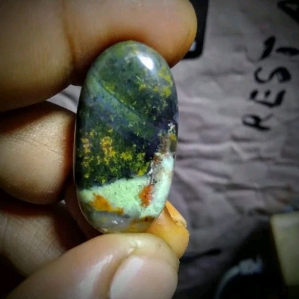 Batu Pancawarna Darson lawas (loose stone)