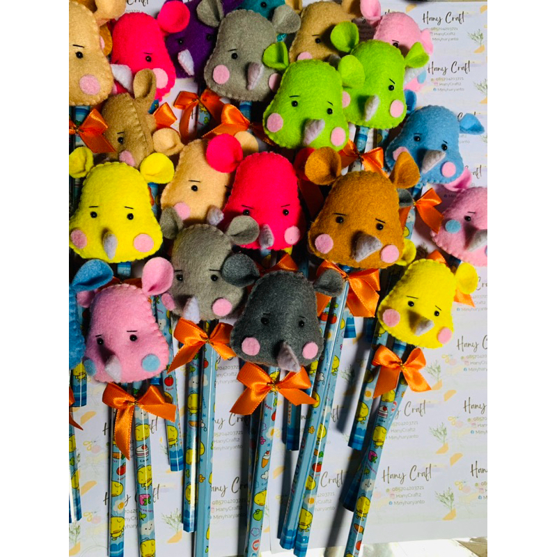

pensil hias flanel