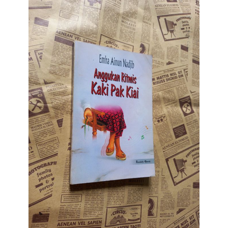 Anggukan ritmis kaki pak kiai - Emha Ainun Nadjib