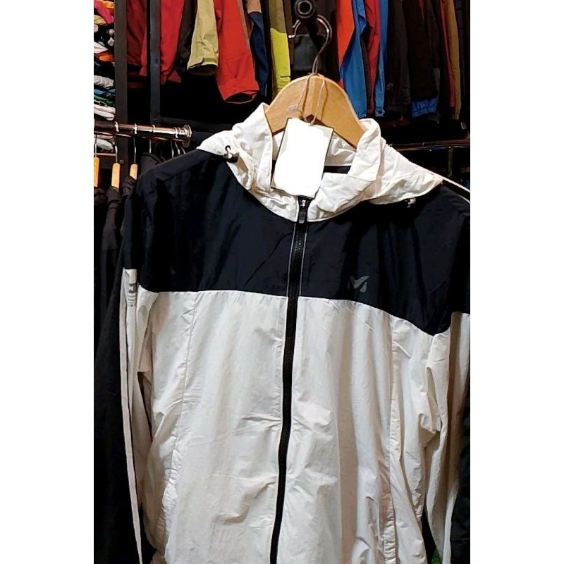 Jaket Outdoor Millet Putih Hitam second