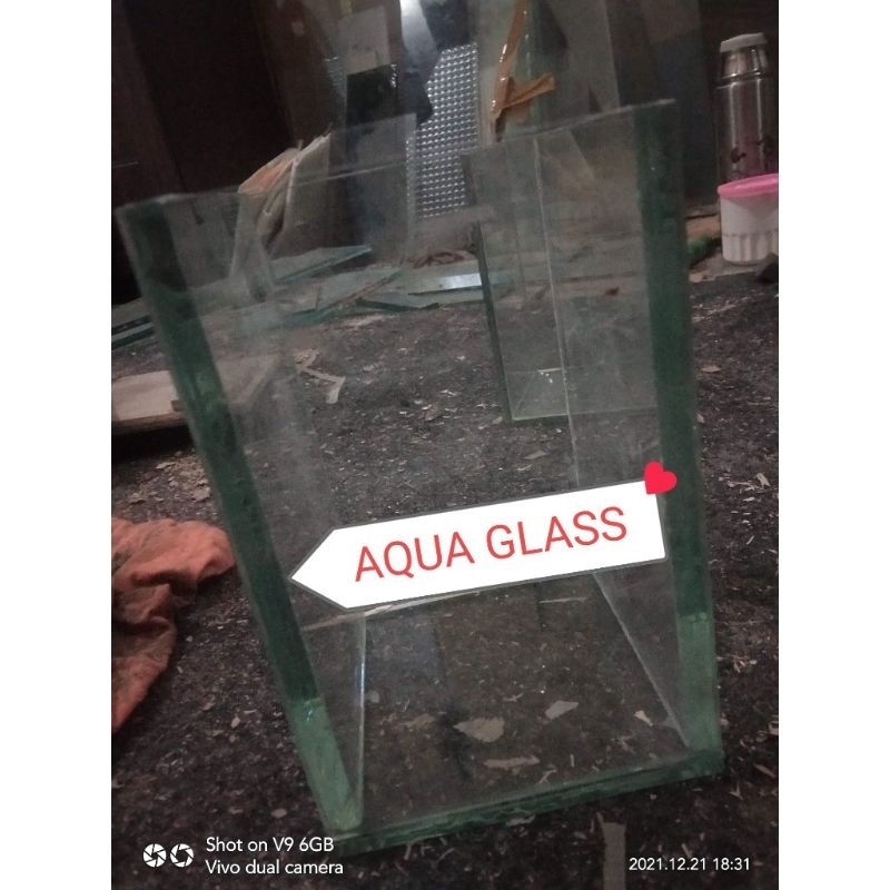 Soliter cupang akuarium mini cupang Guppy chana ukuran 10x10x15 soliter kaca
