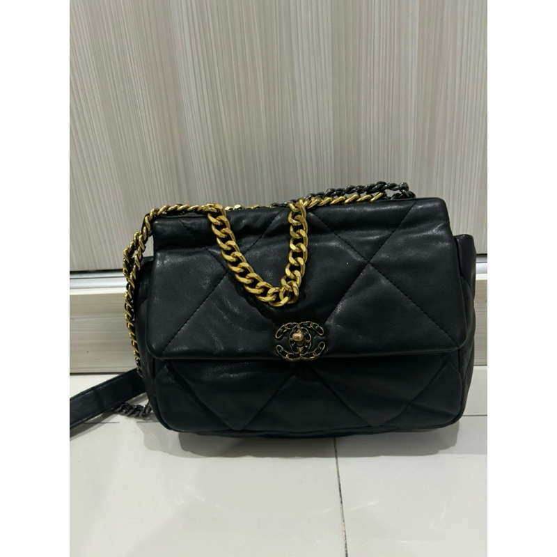 Chanel C19 lambskin plat metal