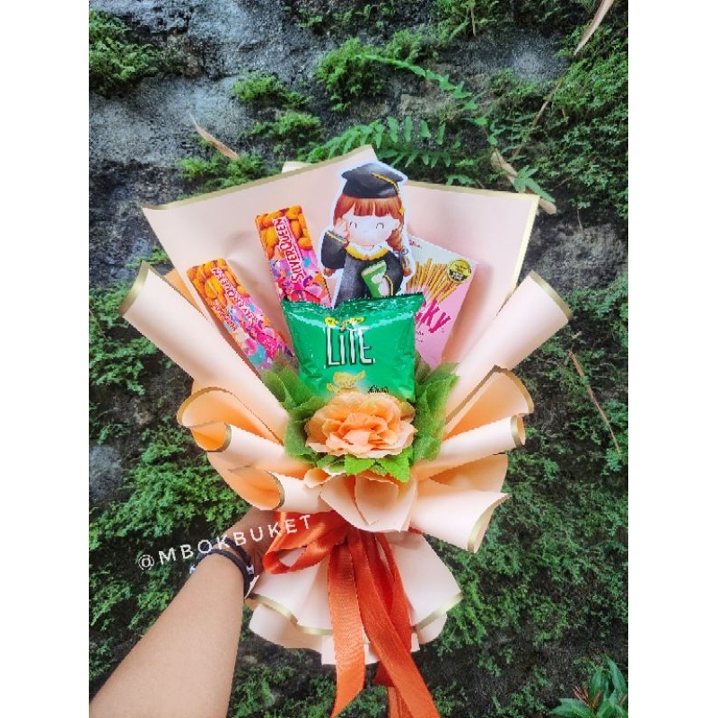 

Buket Snack Wisuda Kado Graduation Free Gift Card Spesial Hadiah Kelulusan Sekolah