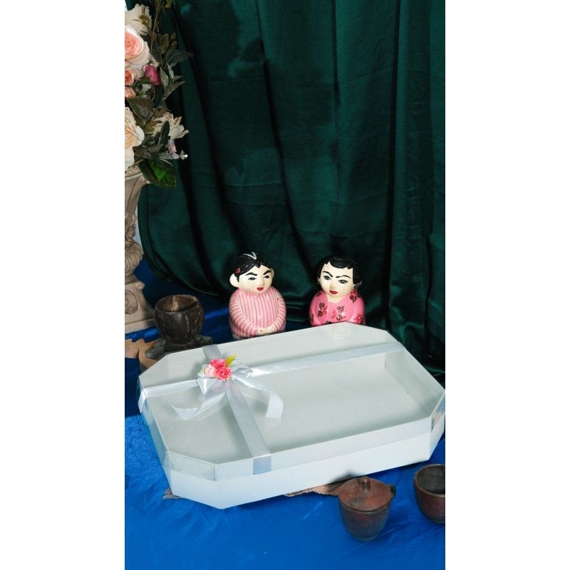 

HAMPERS SEGI 8