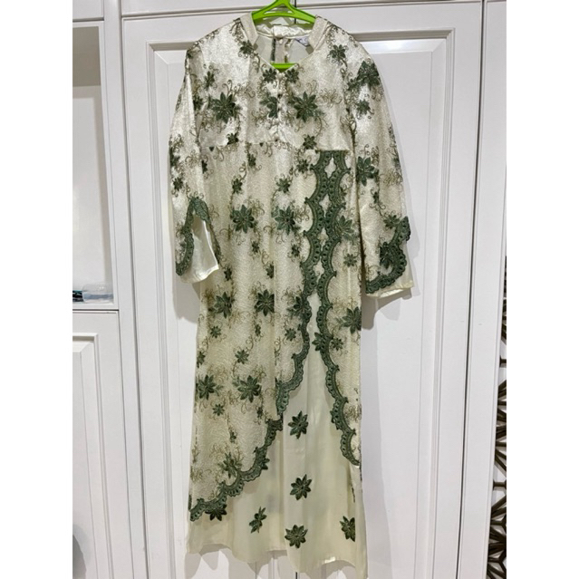 GAMIS PESTA NIKAHAN HIJAU MENGKILAT GOLD