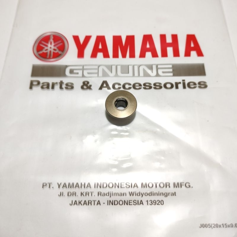 Retainer shim klep tempat shim sim klep Yamaha R25 Original