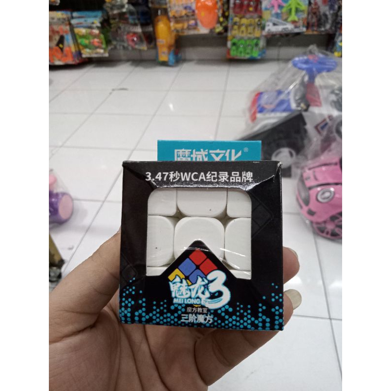 Rubik 3x3 merek Moyu