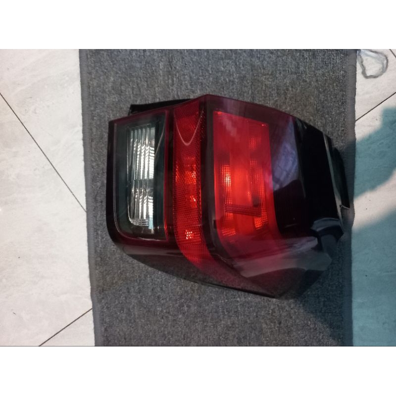 stoplamp lampu belakang agya 2023 gr sport original kanan
