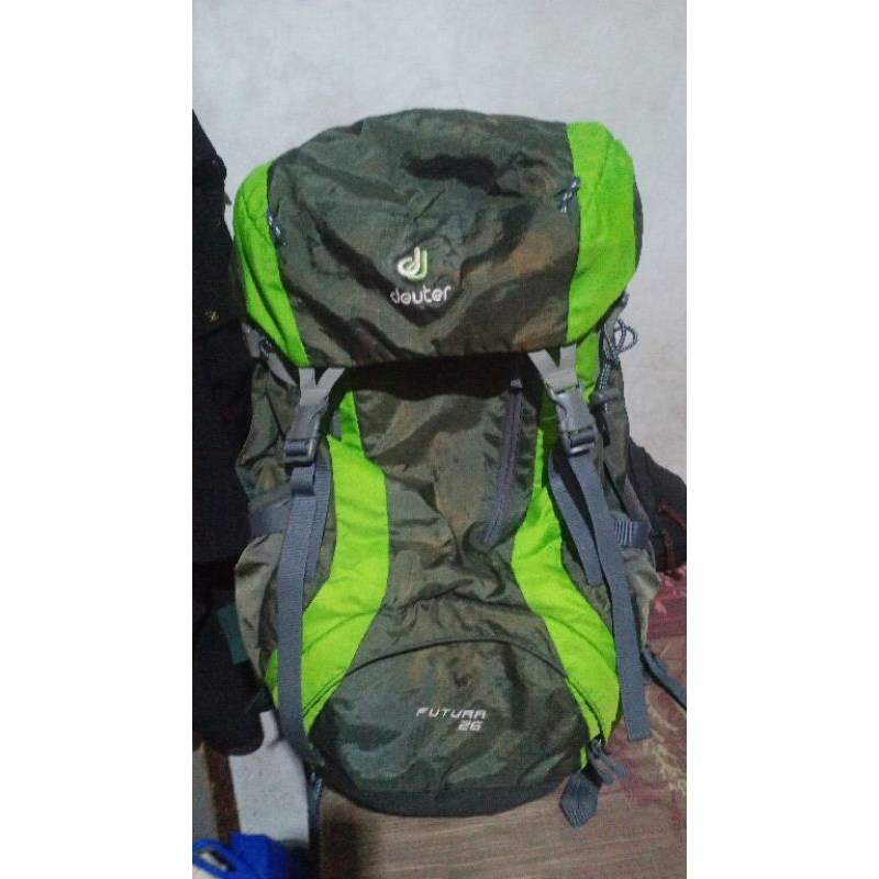 daypack deuter