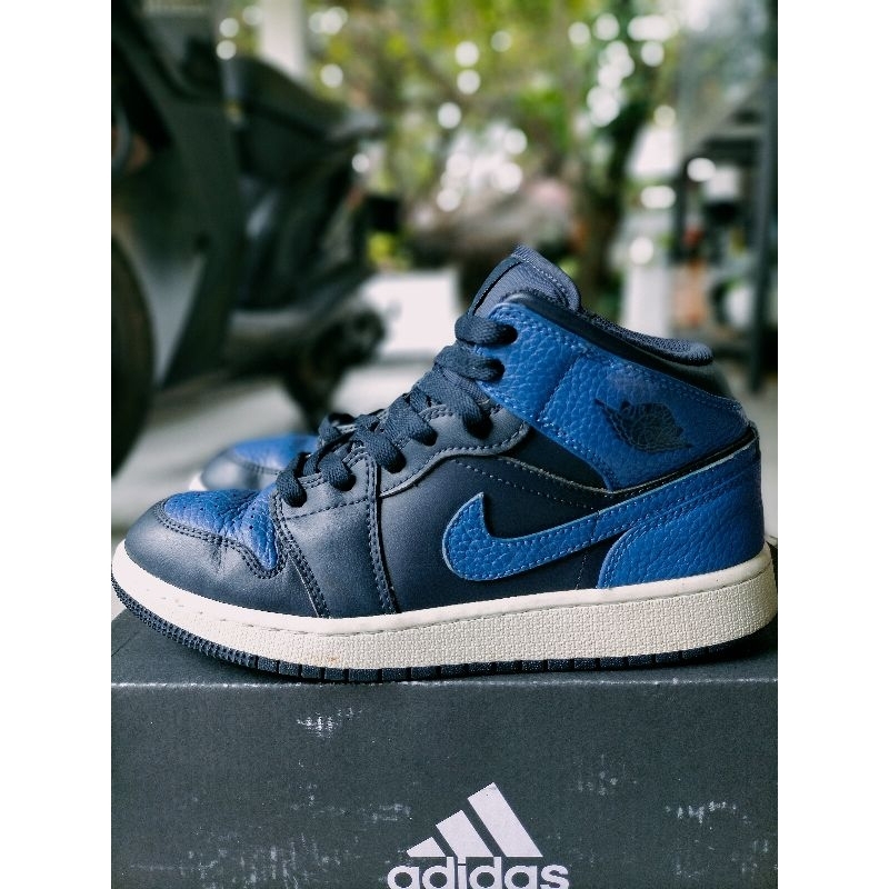 AJ 1 MID Obsidian Royal