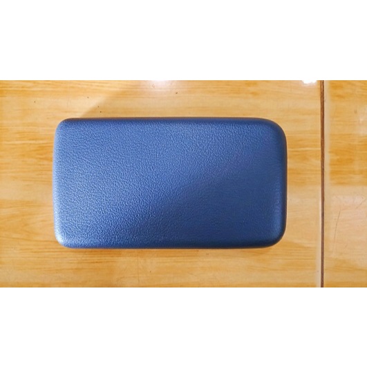 Tutup console Box Mitsubishi Kuda ori baru