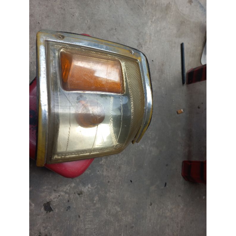 Lampu sein kijang grand  kanan