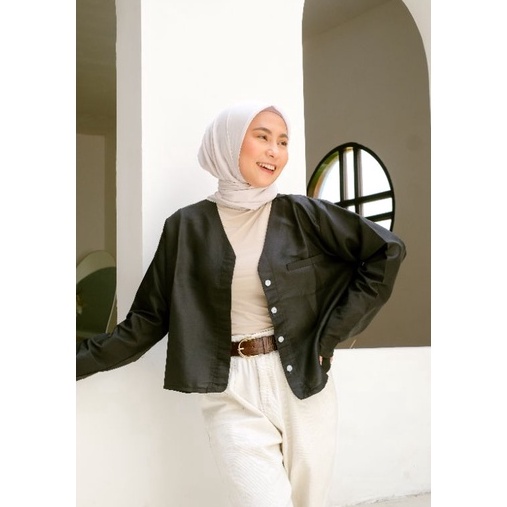 Paling Disukai Emikoawa  Kamala Blazer  Baju Luaran  Blazer Crop Wanita