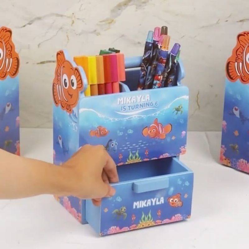 

DOUBLE PEN BOX 3D HANDLE CETAK NAMA ANAK Tempat Pensil kayu Lucu WOODEN GIFT SOUVENIR ULTAH